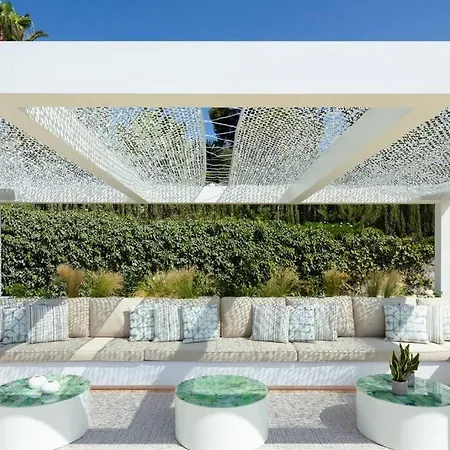 Villa Beachfront La Luisa, Golden Mile, *