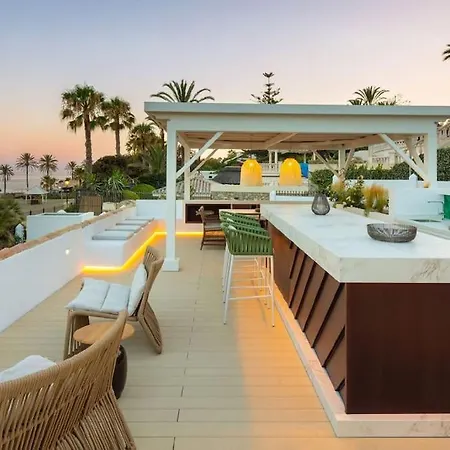 Villa Beachfront La Luisa, Golden Mile,