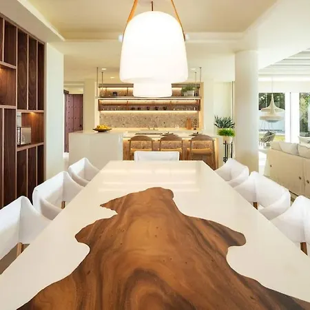 Beachfront La Luisa, Golden Mile,