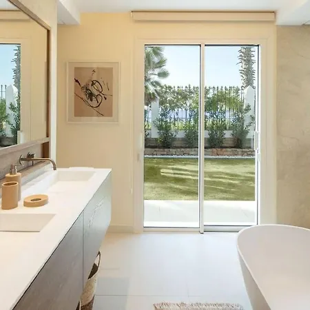 Villa Beachfront La Luisa, Golden Mile, *