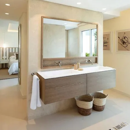 Beachfront La Luisa, Golden Mile, *