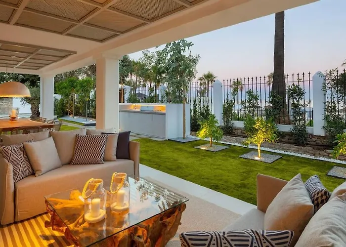 Вилла Beachfront La Luisa, Golden Mile, Марбелья