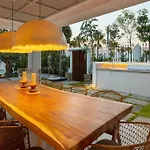 ヴィラ Beachfront La Luisa, Golden Mile,