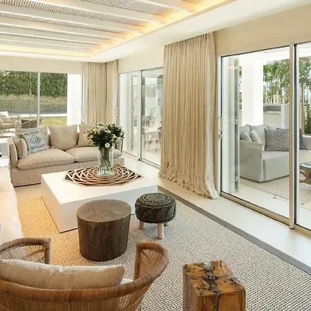 וילה Beachfront La Luisa, Golden Mile, מארבלה