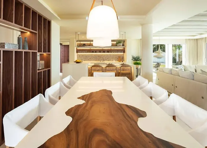 Beachfront La Luisa, Golden Mile,