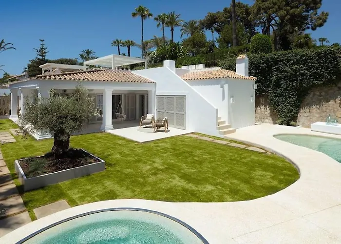 Willa Beachfront La Luisa, Golden Mile, *