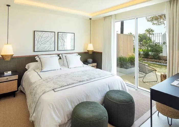 Beachfront La Luisa, Golden Mile,