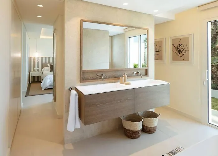 Beachfront La Luisa, Golden Mile, *