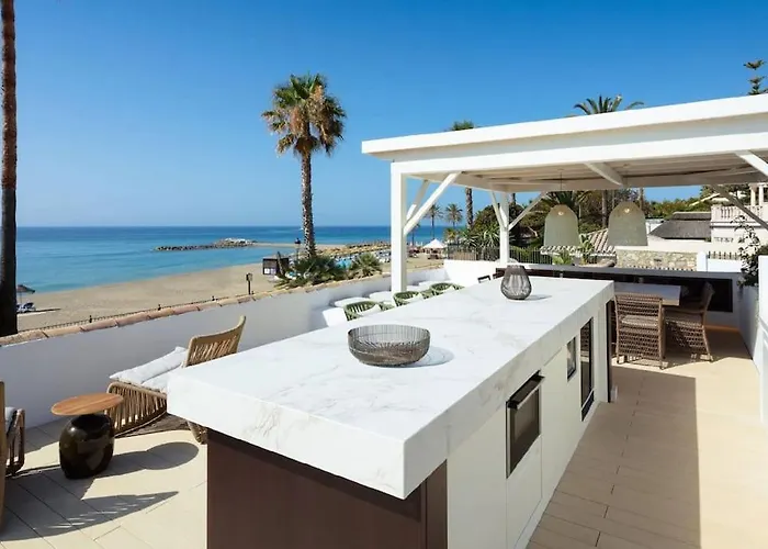 Willa Beachfront La Luisa, Golden Mile, *